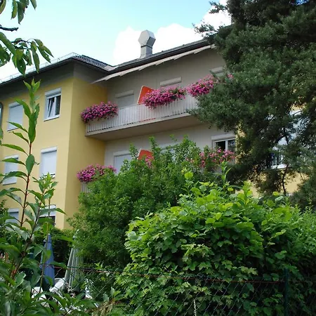 Kirchenwirt Фельден-ам-Вёртер-Зе