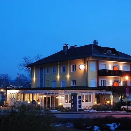 Kirchenwirt Фельден-ам-Вёртер-Зе